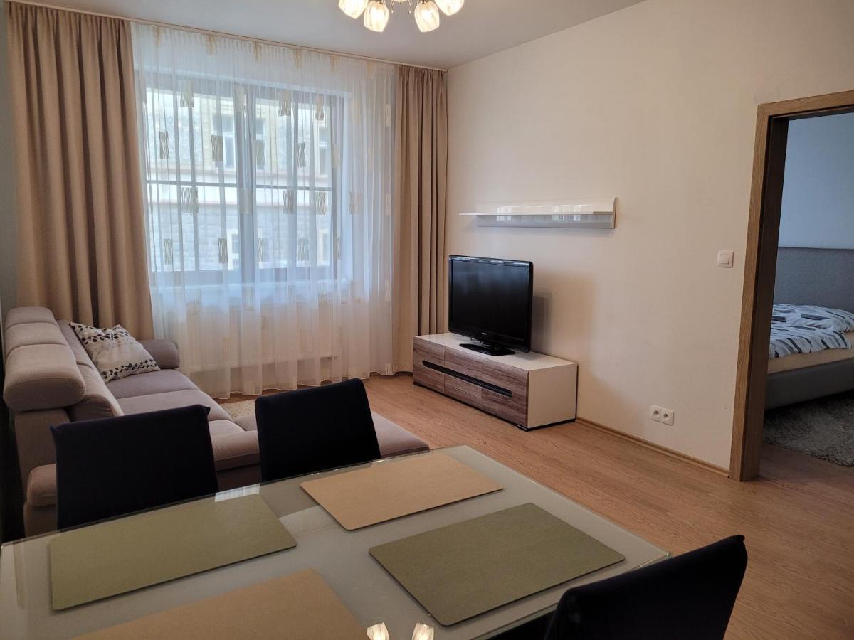 Apartment Svahova カルロヴィ・ヴァリ エクステリア 写真